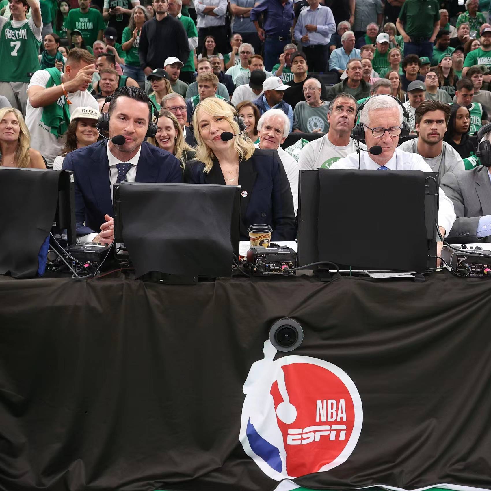 包含窗口期洛杉矶湖人备战意甲，内部沟通细节曝光，目标明确，球队文化再被提及的词条