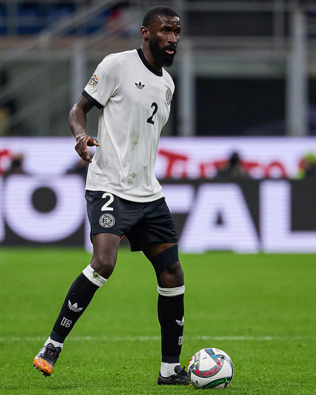 欧冠今晨再迎强敌；塞维利亚扳平良机；主帅态度：信心回归；轮换策略成焦点的简单介绍