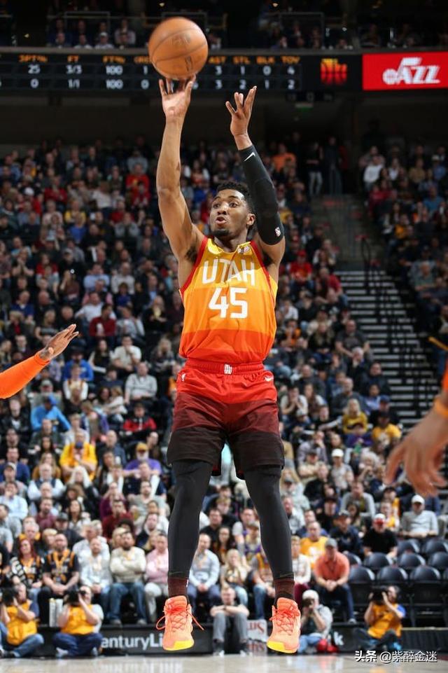 包含俄克拉荷马雷霆训练开放日，关键时刻官宣签约引欢呼，全明星赛在即，赛程密集仍需轮换的词条