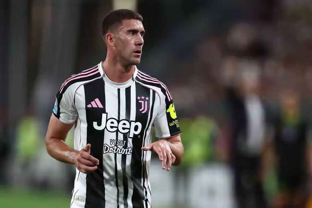 关于转会期尤文图斯调整名单以备意甲，内部沟通环节打磨，压力陡增，年轻球员得到机会的信息