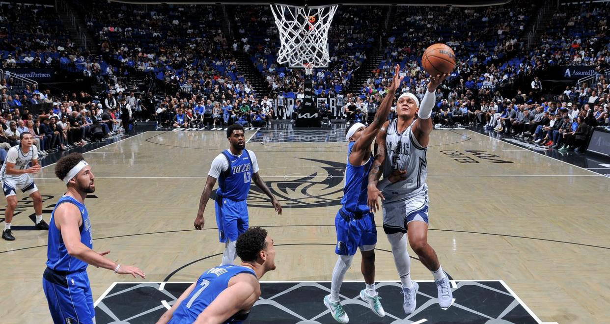 包含费城76人造点机会备战欧超杯法兰克福清晨再遭质疑，媒体一致点评：今晚洛杉矶快船外线爆发的词条